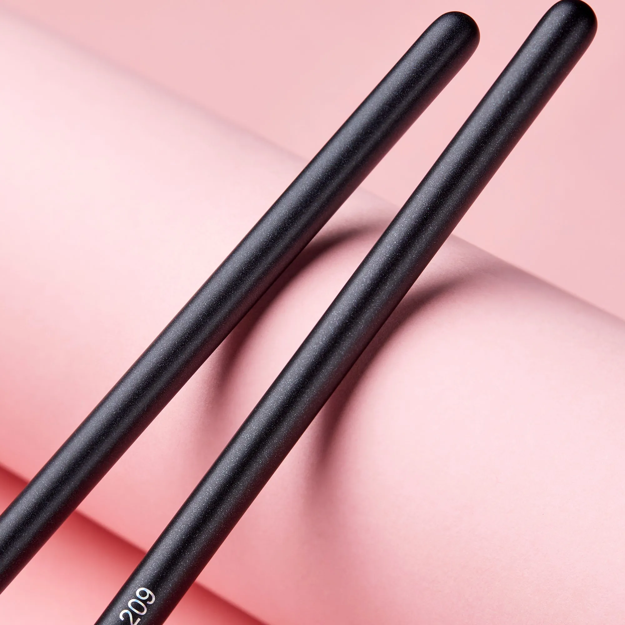 Eyeliner Makeup Brush 209