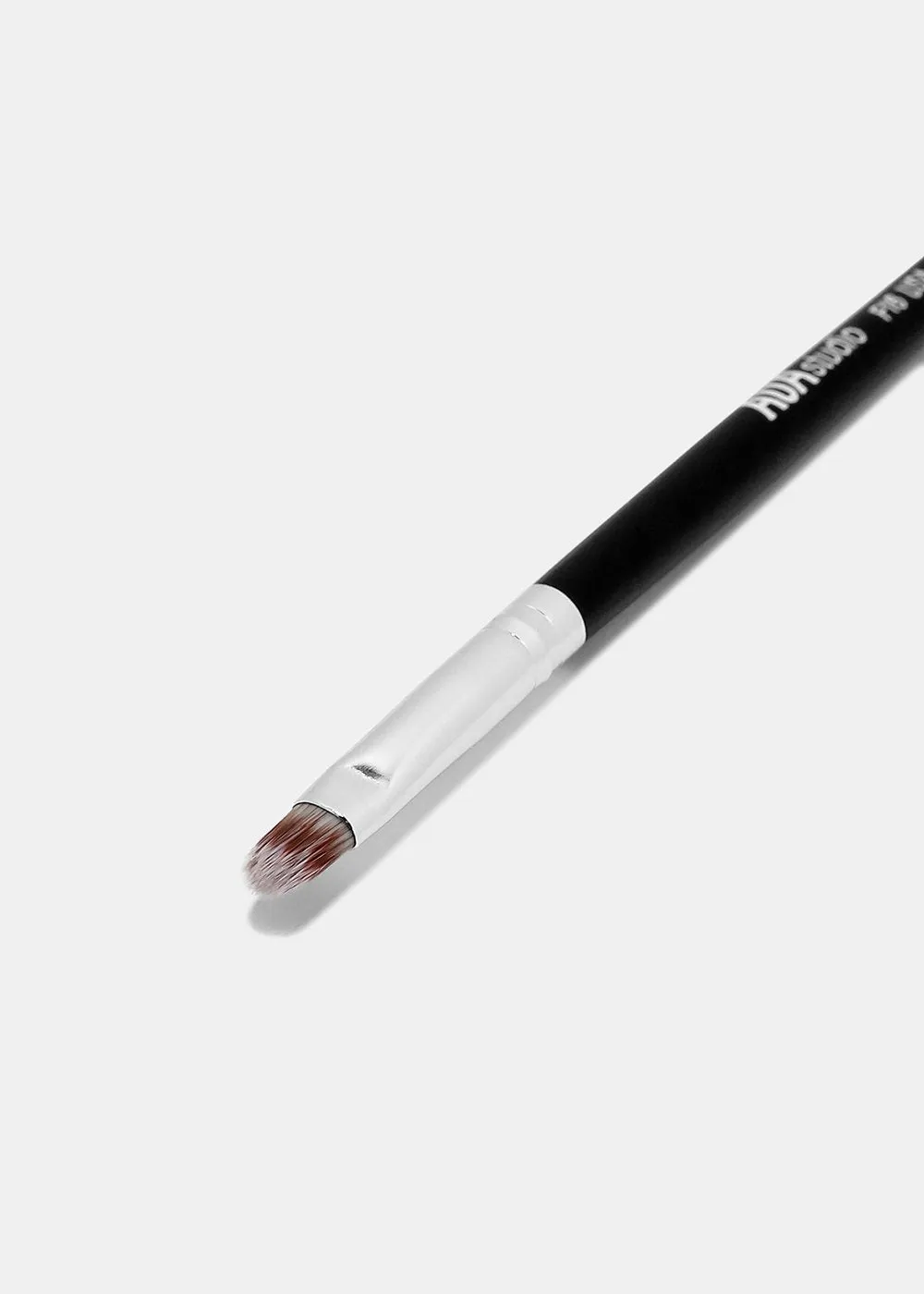 F16: Precise Concealer Brush