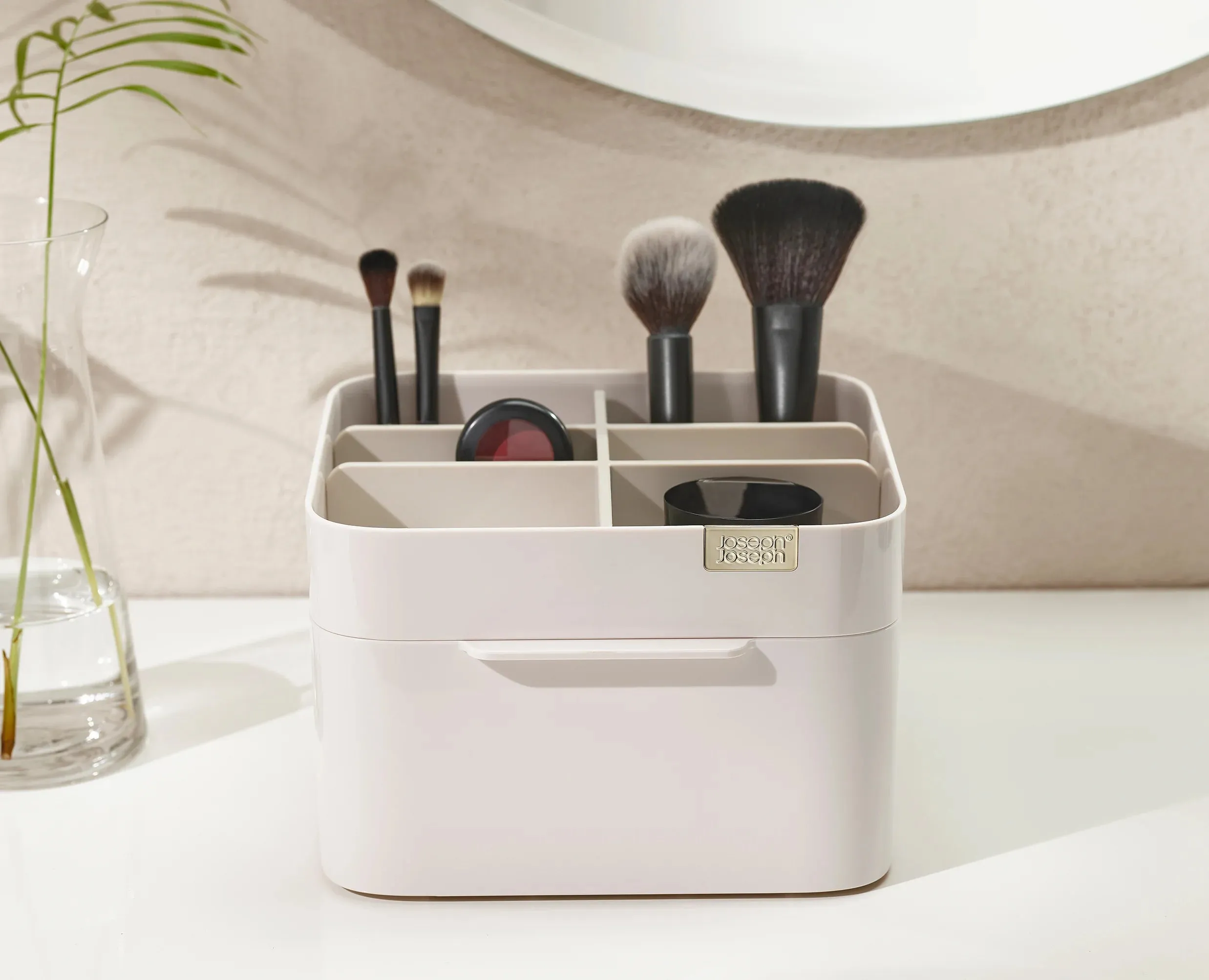 Make Me Up Compact Mirror & Makeup Organiser Set
