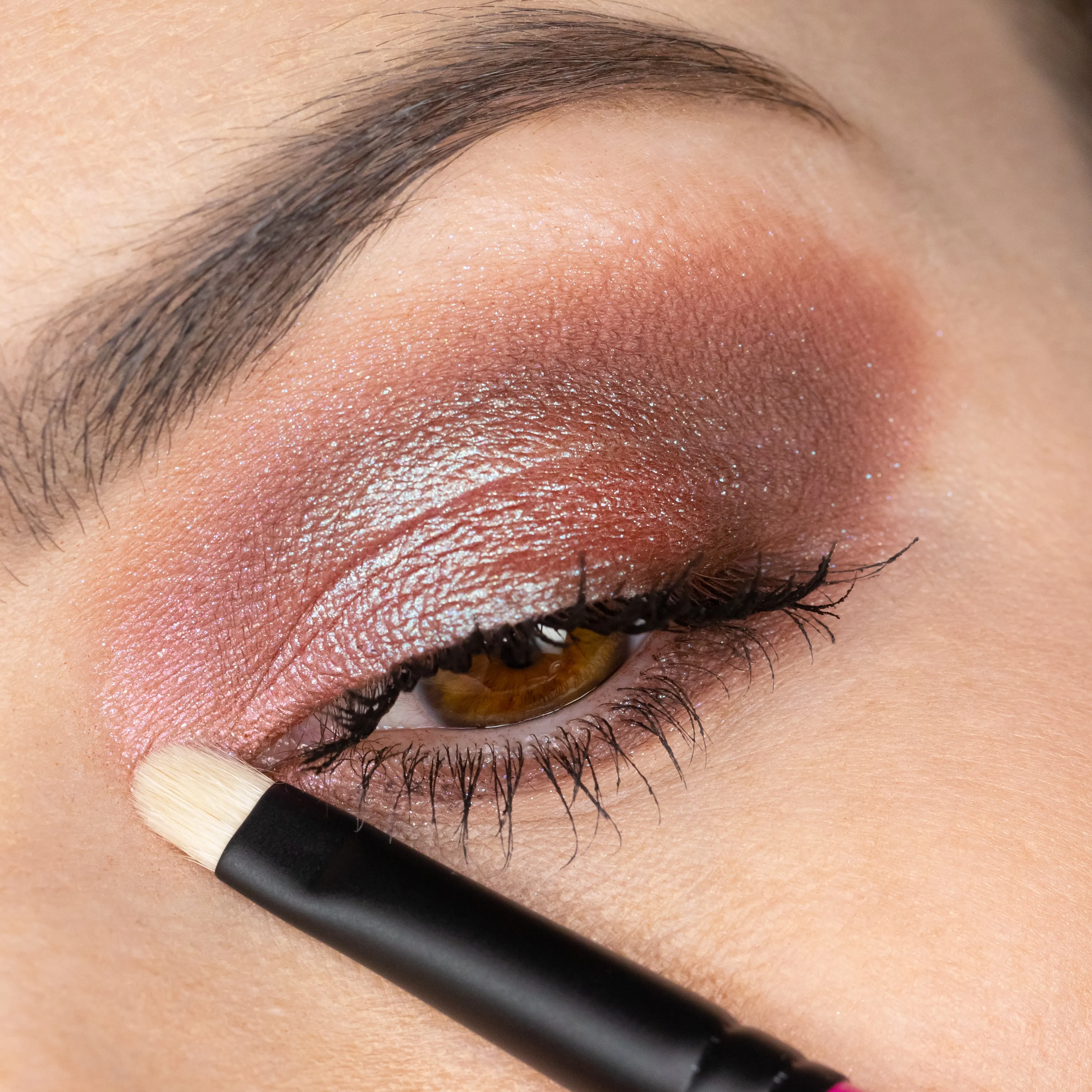 Whats Up Beauty - R111 Small Flat Shader Eyeshadow Brush